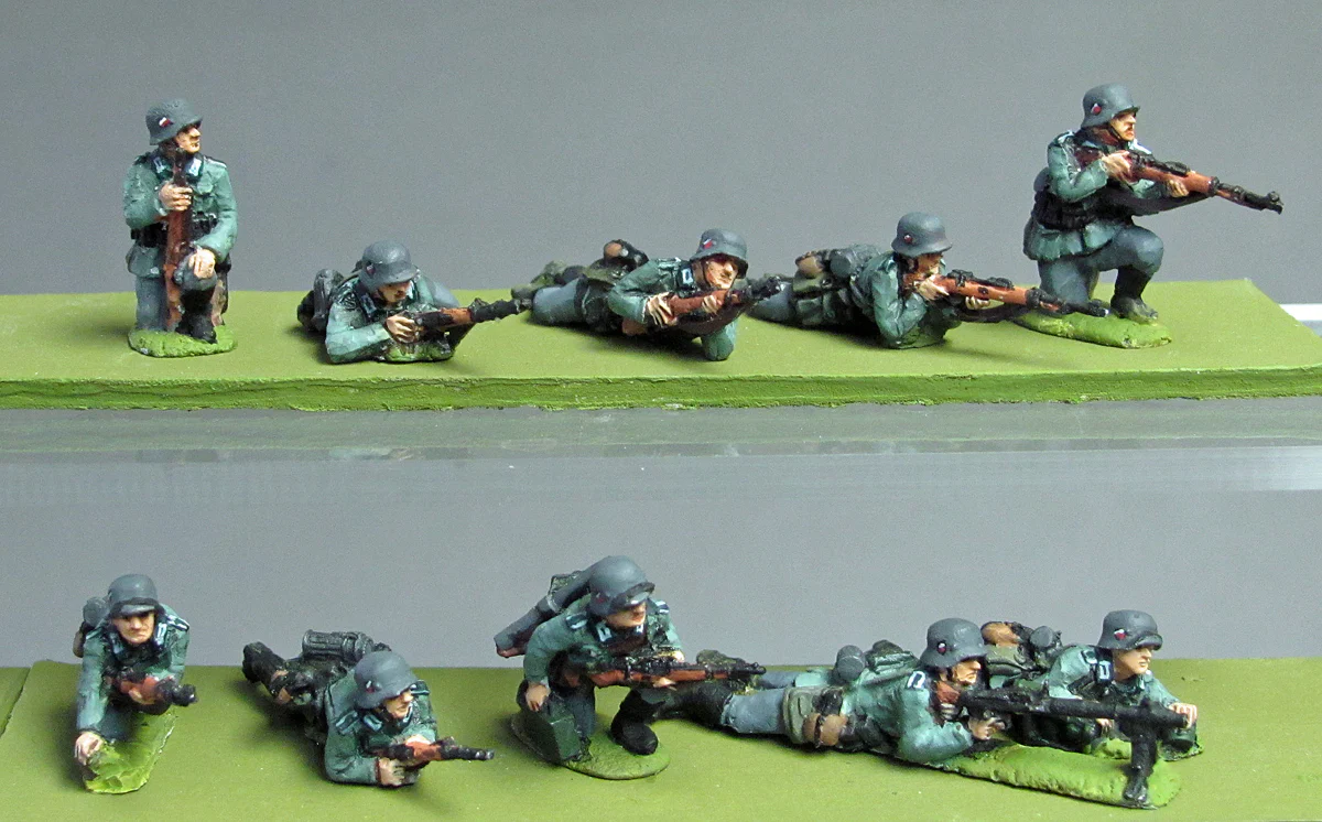 1940’s German Infantry, prone (20mm) - Image 2