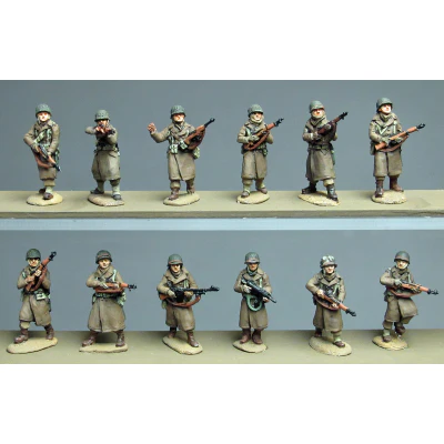Americans in Greatcoat, advancing (20mm) - Image 2