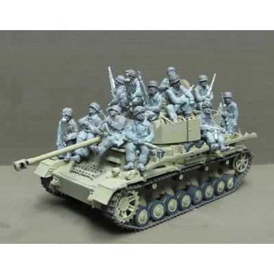 Fallschirmjaeger Tank Riders (20mm) - Image 2