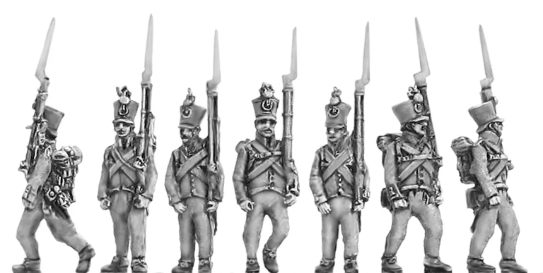 Hungarian fusilier, shako, marching, shoulder arms (18mm) - Image 2