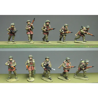 Infantry section, jerkins, advancing (20mm) - Image 2
