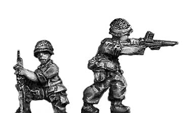 Legionnaire and No.2 in helmet with FM24/29 LMG (15mm)