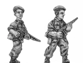 Legionnaire in beret with M1 Carbine (15mm)