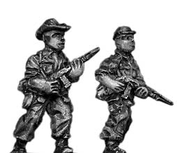 Legionnaire in bush hat with M1 Carbine (15mm)