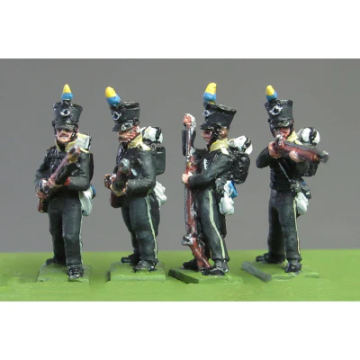 Light Infantry skirmishing, Waterloo (18mm)