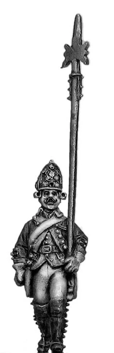 Russian Fusilier NCO, coat with lapels and collar, halberd, marching (28mm)