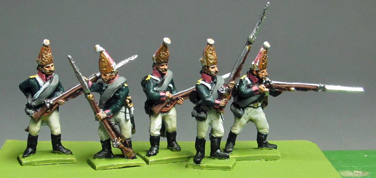 Grenadier mitre, firing and loading (18mm) - Image 2