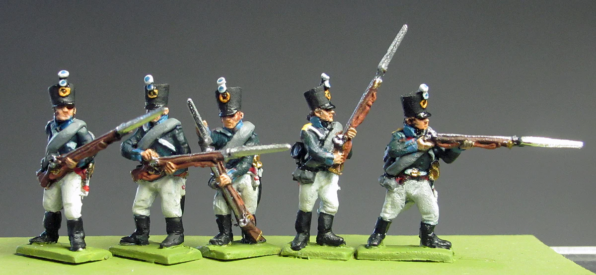 Musketeers, shako, firing and loading (18mm) - Image 2