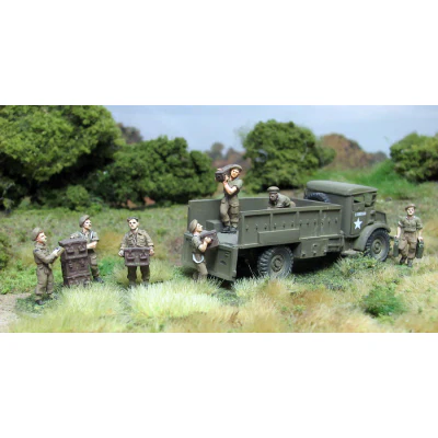 Tommies loading ammo crates (20mm) - Image 2